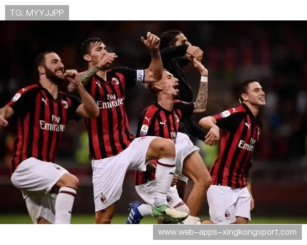 AC米兰前场连线撕破对手布防——战术之光照亮现代前场